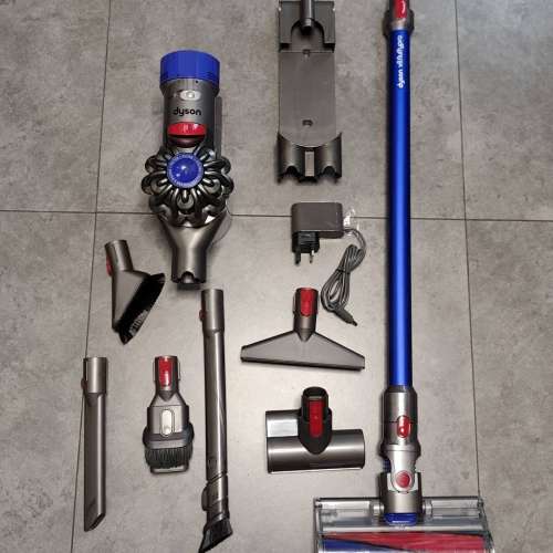 Dyson V8 Fluffy 無線吸塵機一套 (跟全新電)