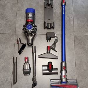 Dyson V8 Fluffy 無線吸塵機一套 (跟全新電)