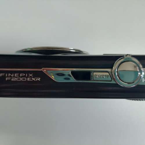 FUJIFILM FINEPIX F200EXR