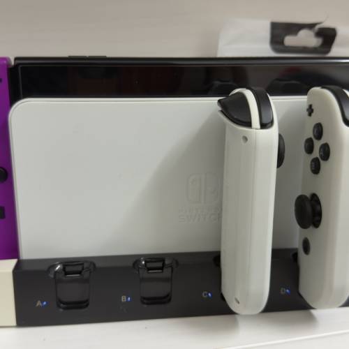 OLED SWITCH 1 FULL SET加一對手制連3隻games
