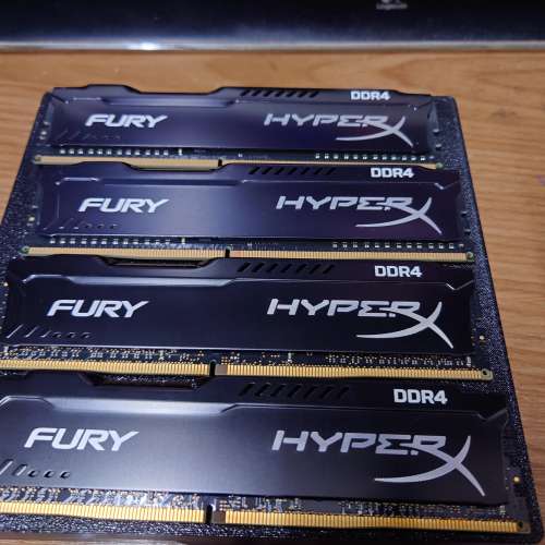 Kingston Fury DDR4 2400  (4x8GB)