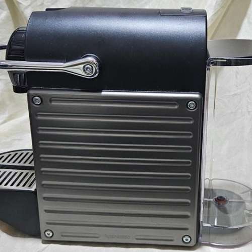 NESPRESSO  PIXIE C61 膠囊咖啡機