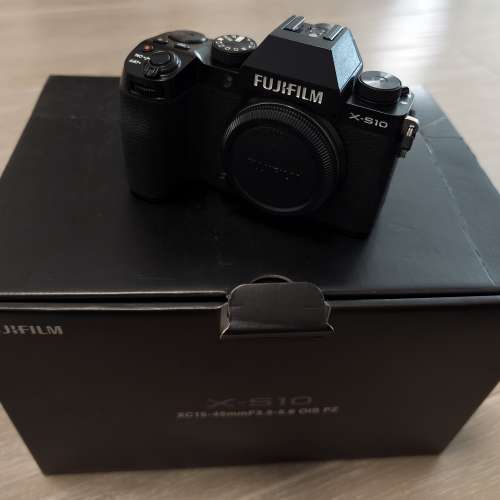 放 95%新 極新淨 Fujifilm X-S10 連 XF 23mm F2 WR (有盒有單全套)
