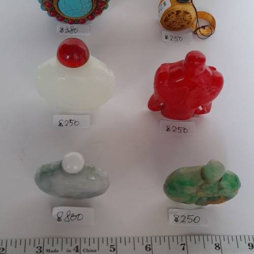 古舊鼻煙壺，清貨價平售，單一個價錢如照片，兩個起八折，全部六個照價七折。no.9....