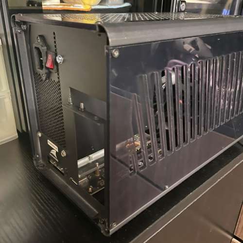 minis forum UM790加雷電4顯卡連接