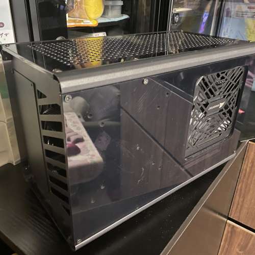 minis forum UM790加雷電4顯卡連接