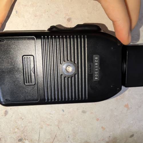 美能达MINOLTA FLASH METER V测光表，带原装皮套 -




-1. 只是卡扣/边缘轻微凹陷...