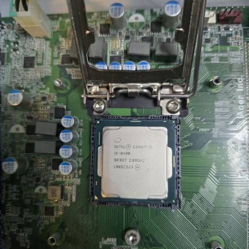 INTEL i5 - 8400