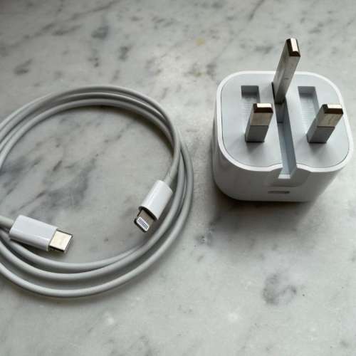 Apple 原廠 USB-C to Lightning 充電線 + 20W火牛