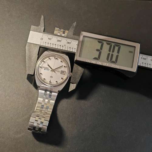 LM  SEIKO   5606-7100