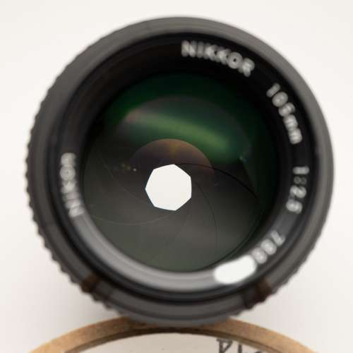 Nikon 105mm f/2.5 AI 鏡頭