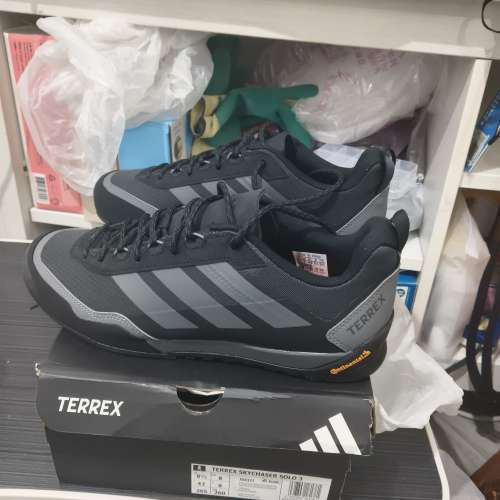 Adidas戶外行山鞋 EU42 US8.5