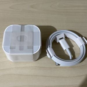 全新Apple 原廠 USB-C to Lightning 充電線 and 20W火牛