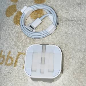 全新Apple 原廠 USB-C to Lightning 充電線 and 20W火牛