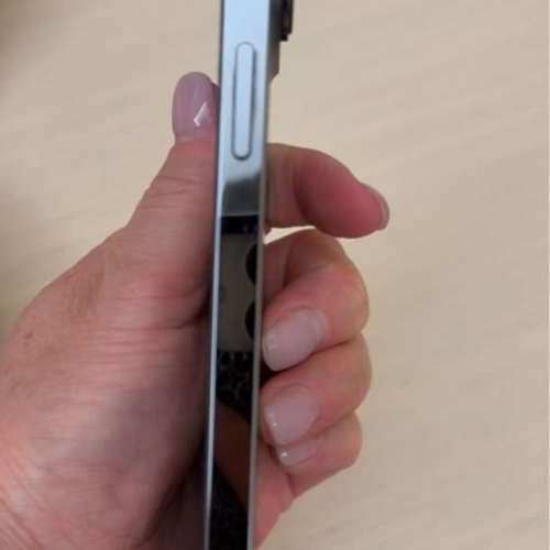 iPhone 13 pro 128gb,港行雙卡極新，電池健康度84，所有原裝，所有正常！