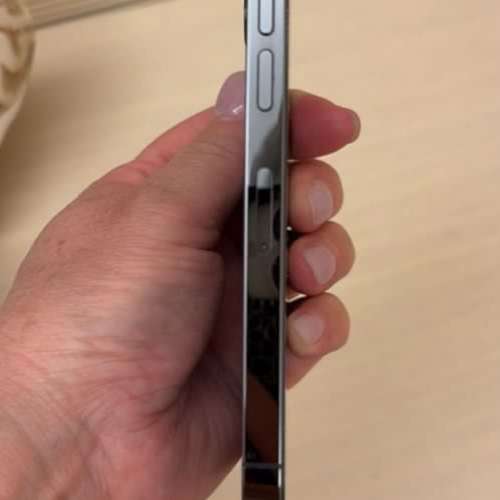 iPhone 13 pro 128gb,港行雙卡極新，電池健康度84，所有原裝，所有正常！