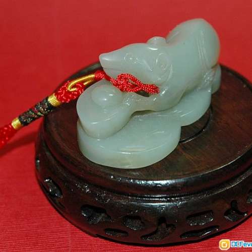 送禮好！懷舊多年 刻有 靈鼠福鼠持元寶，新疆和田 碧玉石 !