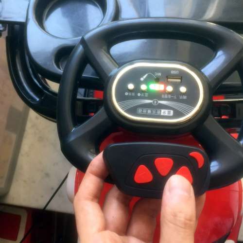 $150 - 90%新 HELINTE HLT-898 可搖晃、電動行駛、音樂、燈光、附家長推桿 (可手動,...