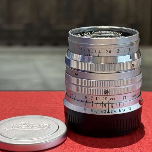 Leica Summarit 50mm f1.5 M lens with cap