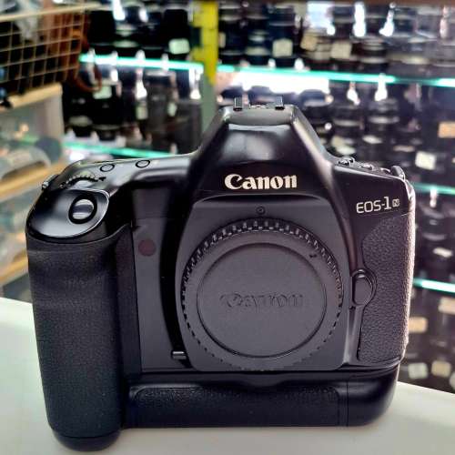 CANON EOS-1 FILM BODY 全正常   CANON EOS-1N FILM BODY + BP-E1 全正常