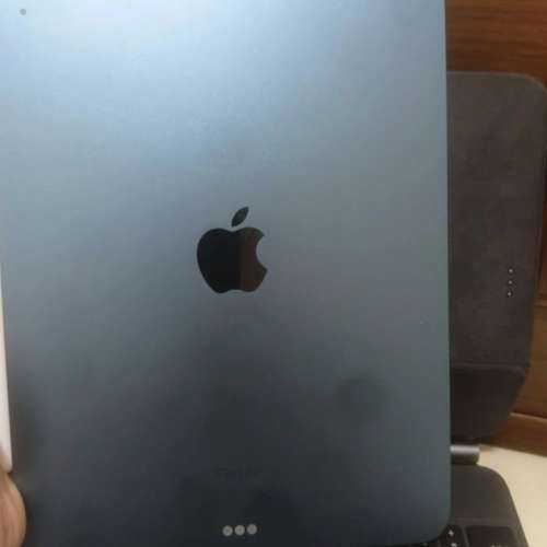 Apple Ipad Air(5th gen) 64gb 藍色with magic keyboard