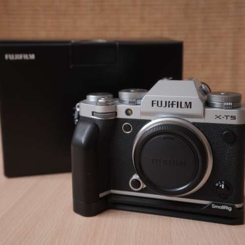 FUJIFILM X-T5 XT5 X T5 富士靚色 新淨連 L 架