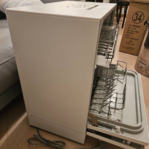 搬屋清貨&rdquo; 95成新Panasonic
座檯式洗碗機 NP-TH1