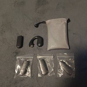 黑色藍牙單體耳機 帶4組電池