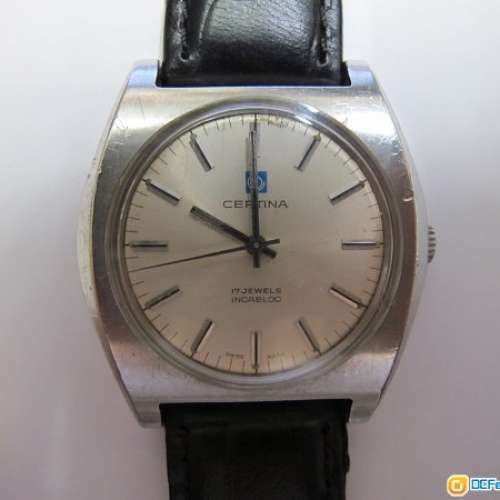 Vintage Swiss CERTINA 17 JEWELS hand winding wrist watch.
