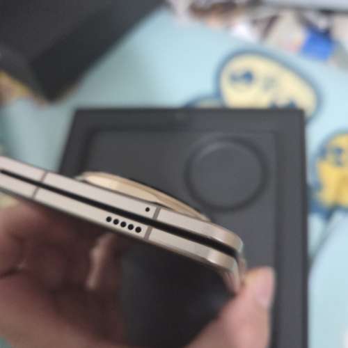 靚仔honor magic v5 已過保 有盒跟火牛線原裝後蓋套