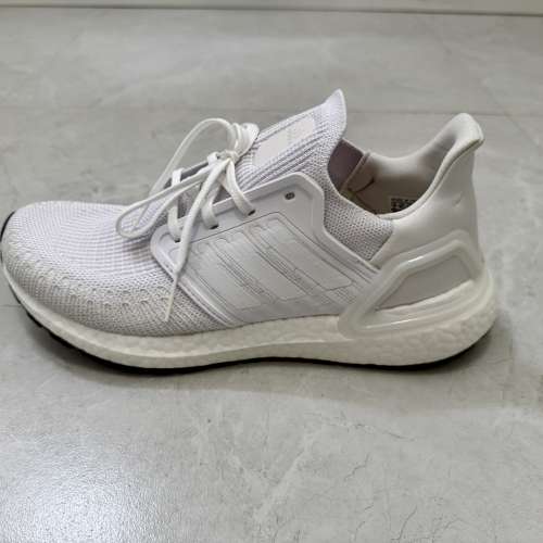 全新 Adidas ULTRABOOST 20 跑鞋