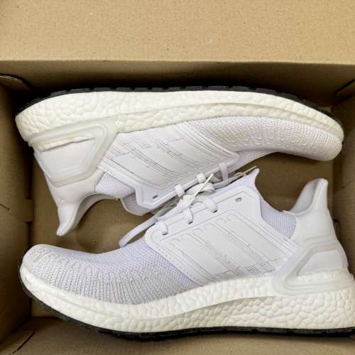 全新 Adidas ULTRABOOST 20 跑鞋