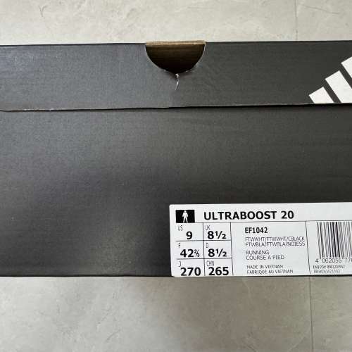 全新 Adidas ULTRABOOST 20 跑鞋