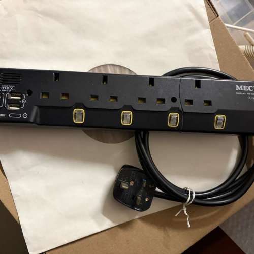 MEC Power Strip with Individual Switches and 4 USB Ports, 獨立開關插頭+ 4USB拖板