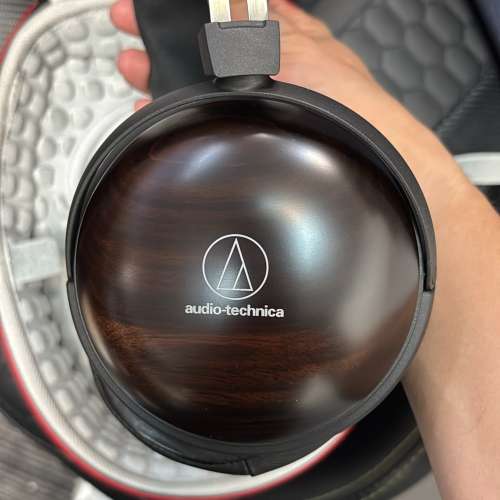 Audio Technica ATH-AWKT/f 黑檀木制動圈耳筒