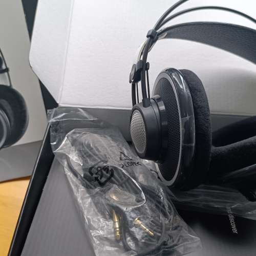 AKG K702 99%新