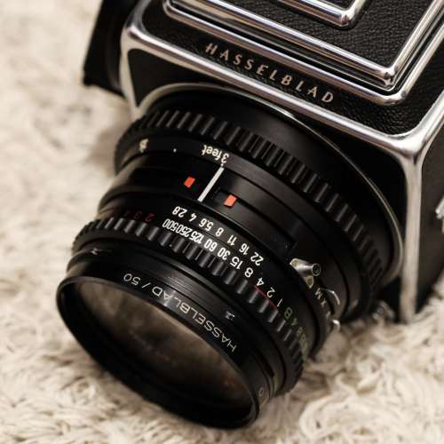 Hasselblad 500C/M + Carl Zeiss Planar 80mm f/2.8 C T* + A12 film back