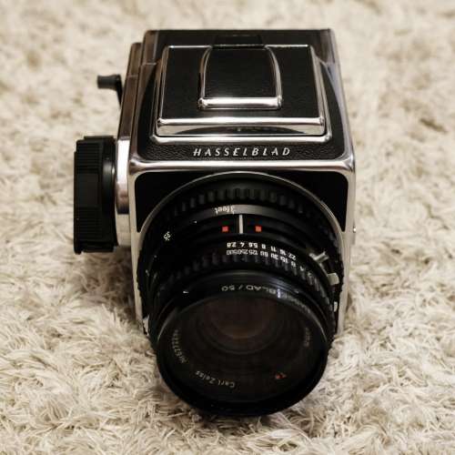 Hasselblad 500C/M + Carl Zeiss Planar 80mm f/2.8 C T* + A12 film back