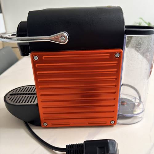 雀巢nespresso pixie 咖啡機 C60