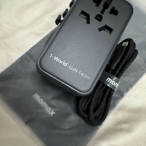 MOMAX 1-World 140W