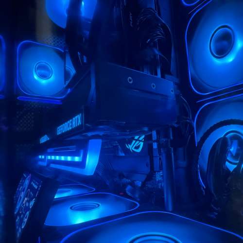 RTX 5070 R7 5700X 電競主機
