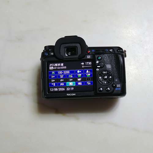 Pentax K-3 body 跟原裝一叉機一電池.新舊如圖.100%運作正常.可交收時操作影相比你...