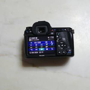 Pentax K-3 body 跟原裝一叉機一電池.新舊如圖.100%運作正常.可交收時操作影相比你...
