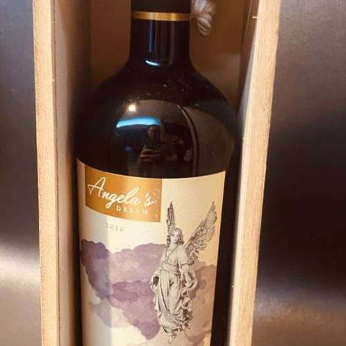 葡萄酒是來自智利馬烏萊谷（Maule Valley）的 Angela's Dream Reserva Syrah 2016