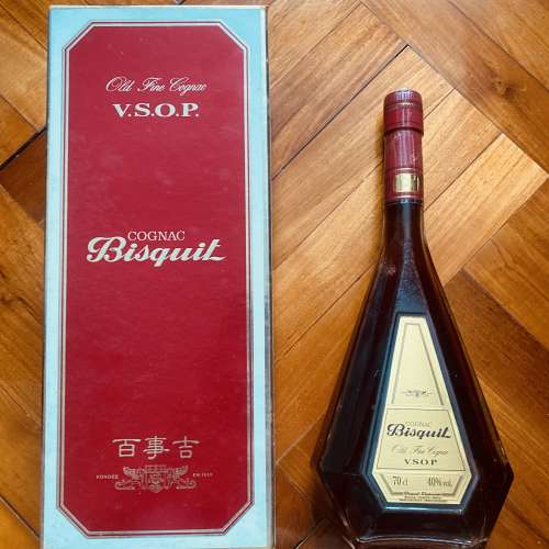 1980 - 1990 年代舊版（三角扁瓶身）百事吉（Bisquit）V.S.O.P. 干邑白蘭地 700ml ...