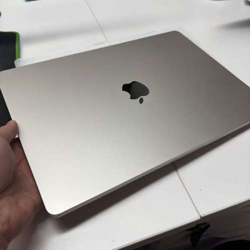 2025款MacBook Air 15寸，港版M4芯片,16G+512G星光色，香港購買原裝正品