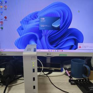 Epson 迷你电腦，i3 6100T, 4g ddr4, 256G Ssd, 有wifi & BT, 連火牛