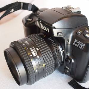 Nikon F-601 Quartz Date 自動對焦 35mm 底片單眼相機，搭配 AF Nikkor 35-70mm f/...