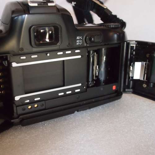 Nikon F-601 Quartz Date 自動對焦 35mm 底片單眼相機，搭配 AF Nikkor 35-70mm f/...