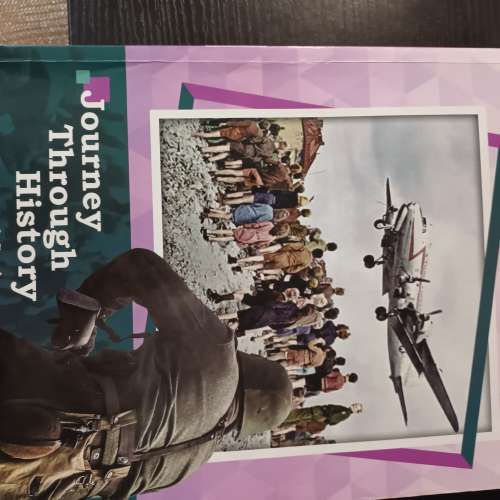 中學教科書籍 屯門良景村自取